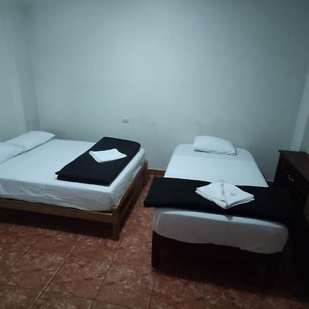 Guest House Tumbes Extérieur photo