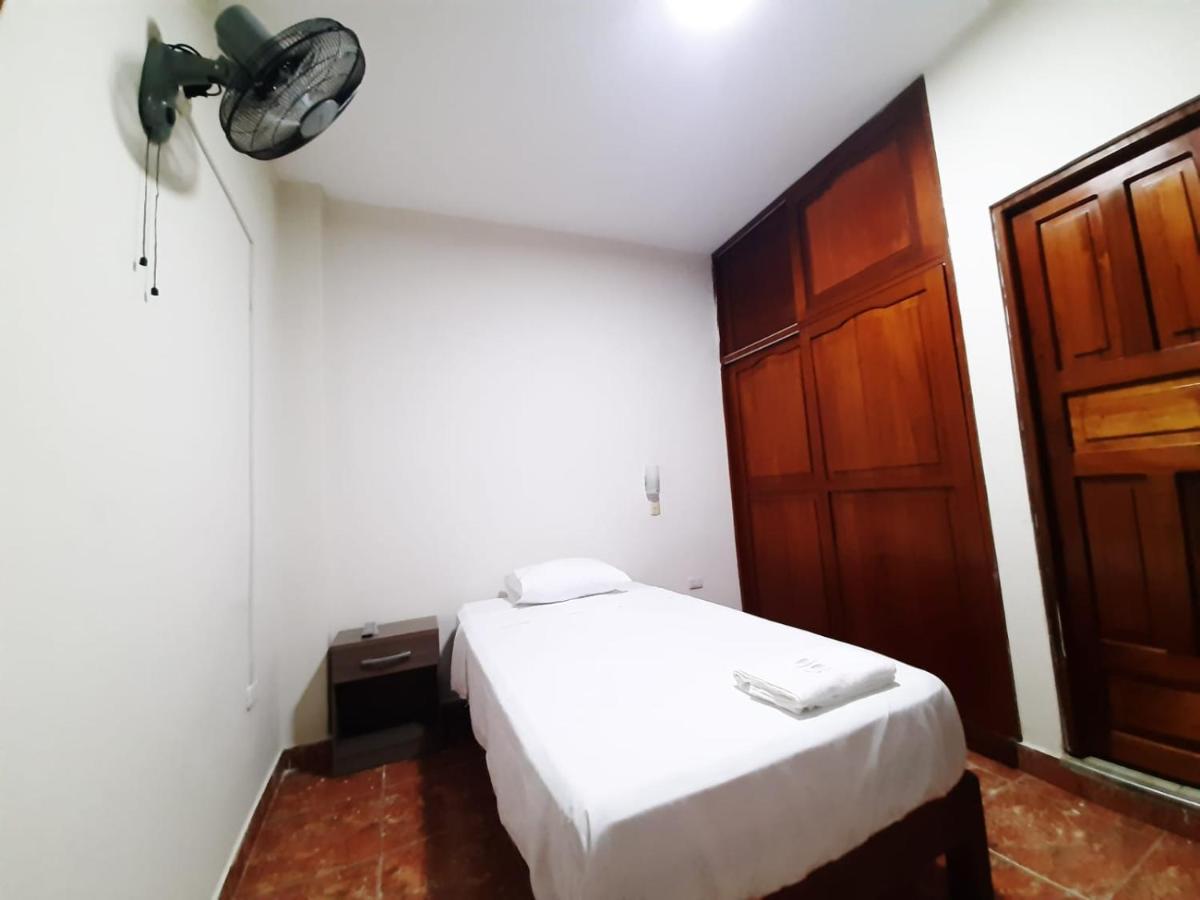Guest House Tumbes Extérieur photo
