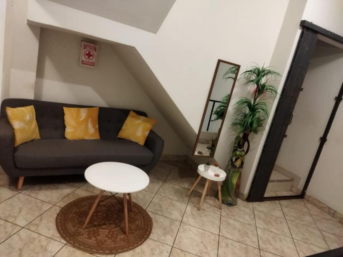 Guest House Tumbes Extérieur photo