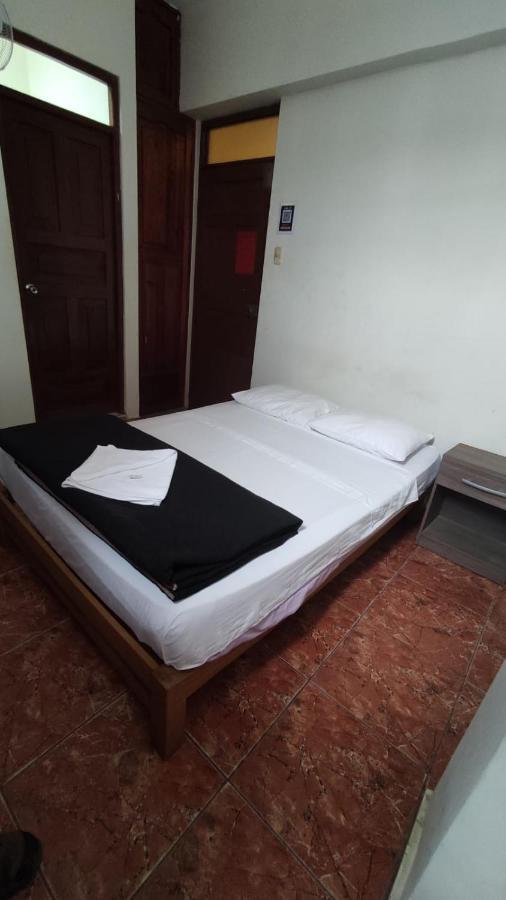 Guest House Tumbes Extérieur photo