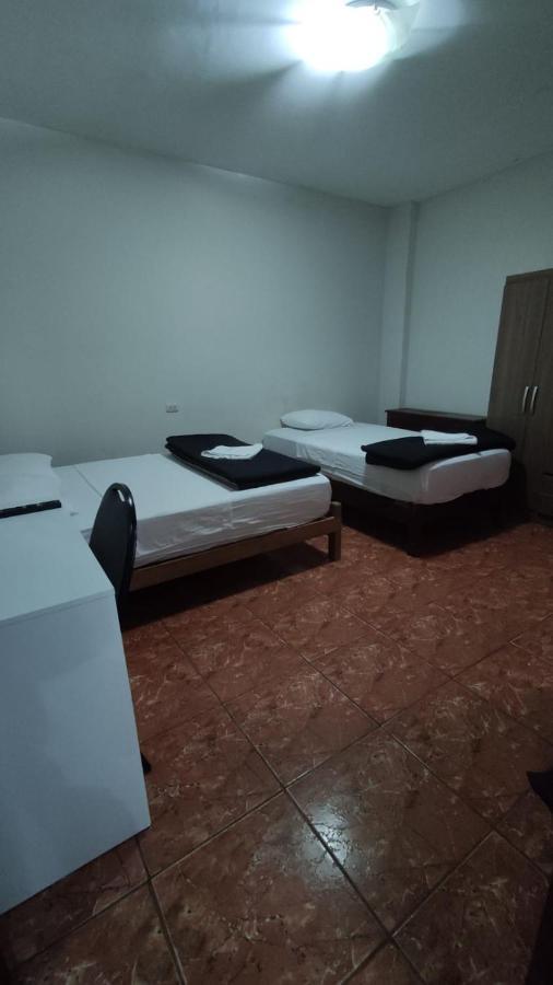 Guest House Tumbes Extérieur photo
