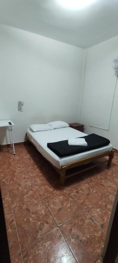 Guest House Tumbes Extérieur photo