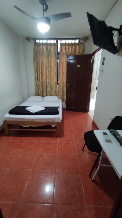 Guest House Tumbes Extérieur photo