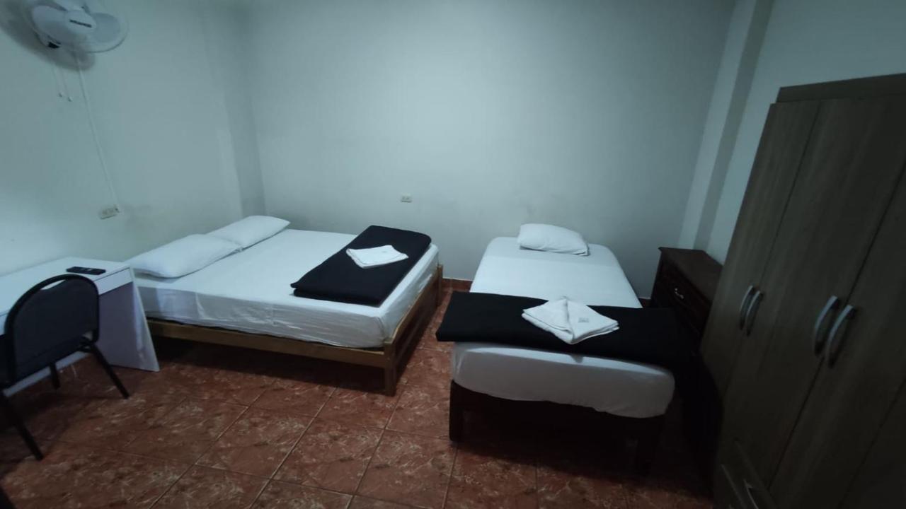 Guest House Tumbes Extérieur photo